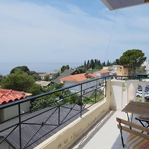Mehilli , Dhërmi Albania